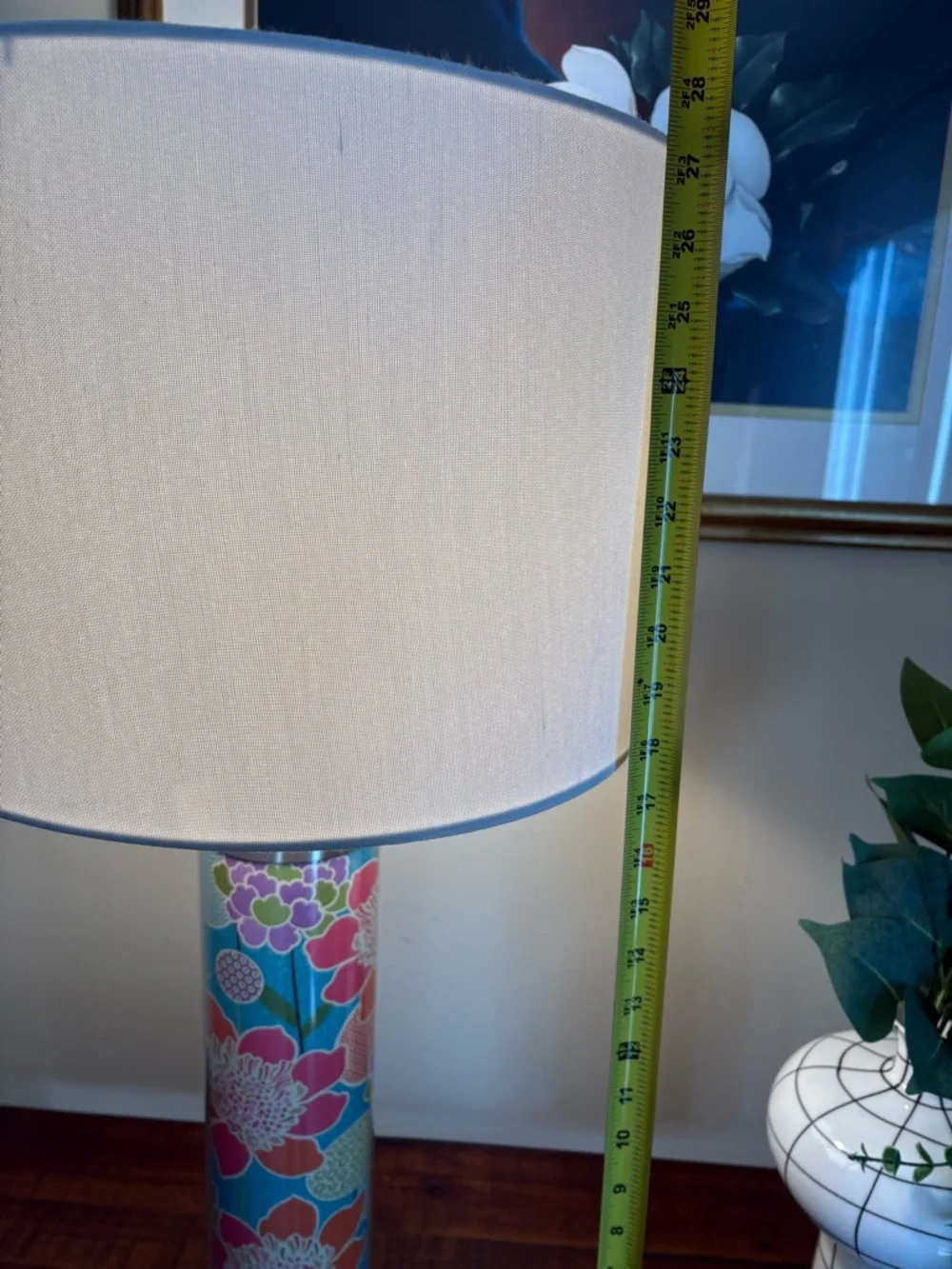 Modern Lamp With Groovy 70’s Aesthetics - Picture 10 of 11